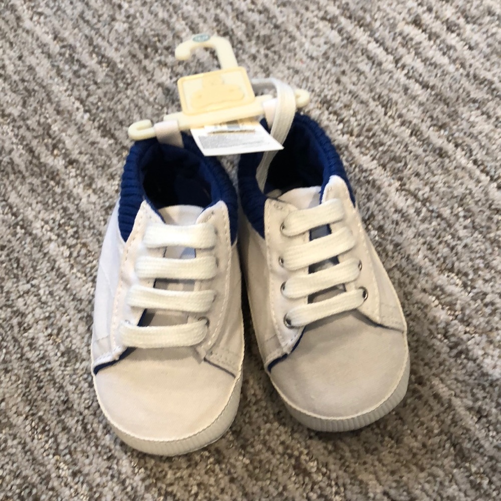 GAP White and blue baby boy sneakers NWT 12-18 mo